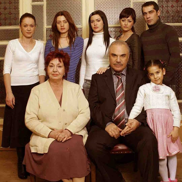 سریال ترکی برگ ریزان Yaprak Dokumuدوبله فارسی