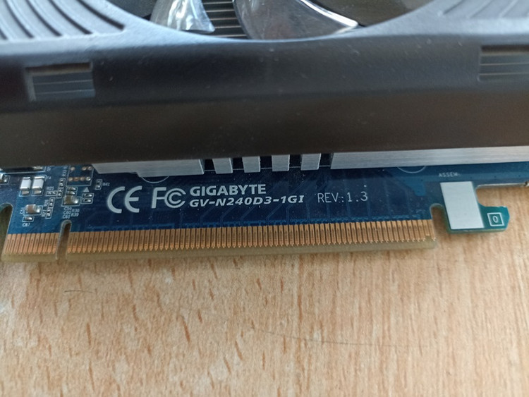کارت گرافیک گیگابایت مدل GV-N240D3 استوک 1 گیگ